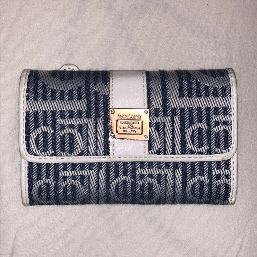 Liz Claiborne Wallet 🎁